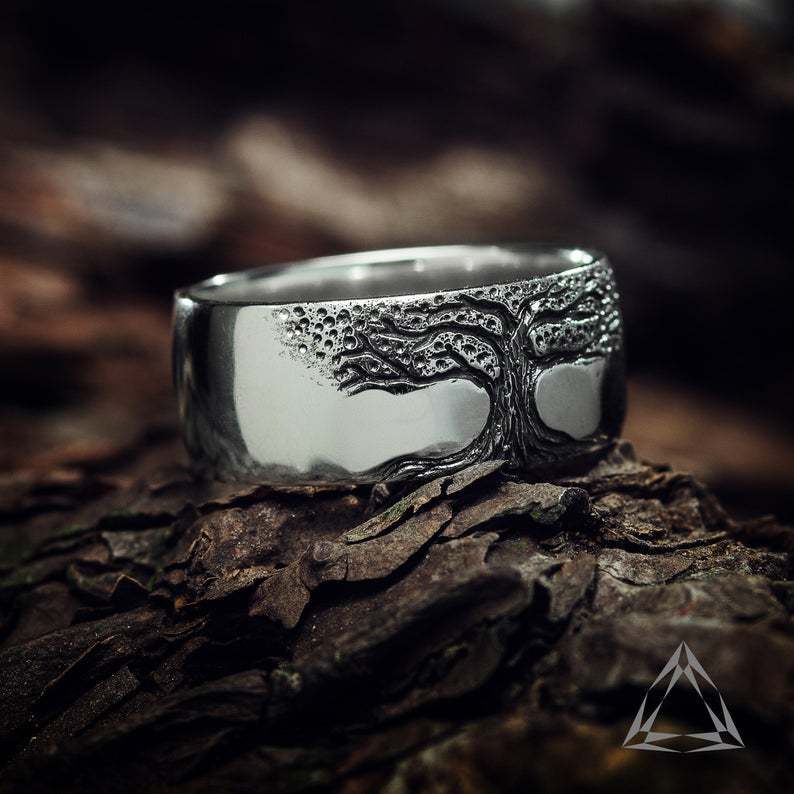 Bague simple avec arbre de vie sculpté style rétro